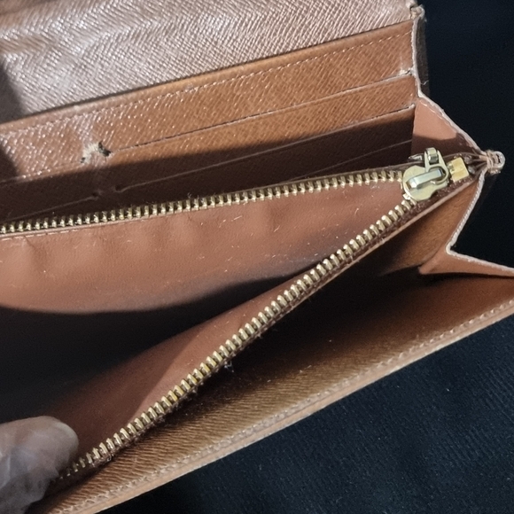 EUC Louis Vuitton Tivoli Monogram wallet - Picture 6 of 13